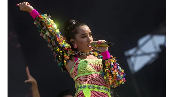 Lali llega al Estadio de Vélez.