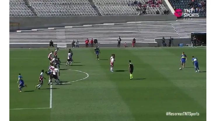 VIDEO | ¡Qué golazo! Brandon Cortés marcó de tiro libre para la Reserva de Boca ante River