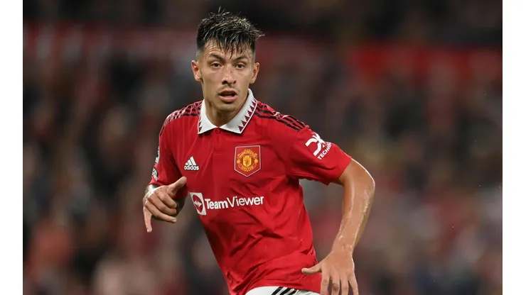 De ser mejor jugador del mes a ir al banco: ¿por qué Lisandro Martínez no juega?