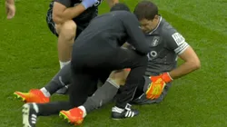 Dibu Martínez preocupó a todos en el partido ante el Manchester City.