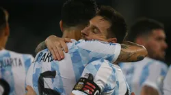 Le emotiva despedida entre Messi y Paredes en el PSG.