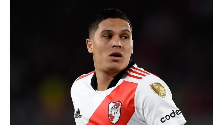 La cláusula en el contrato de Juanfer Quintero que preocupa en River