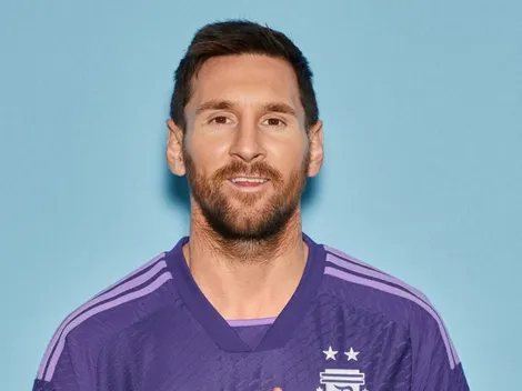 ¡Es furor! La primera imagen de Messi con la nueva camiseta alternativa violeta de Argentina para Qatar 2022