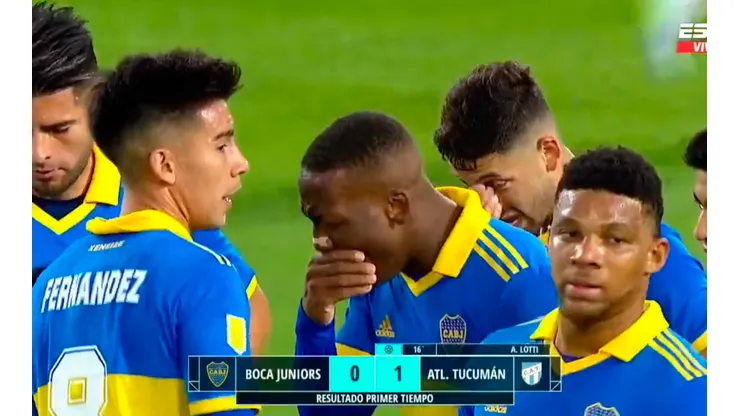 VIDEO | Como Benedetto: la arenga de Advíncula en medio del "movete, Boca, movete"