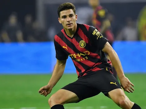 VIDEO | La increíble canción que varios hinchas del Manchester le hicieron a Julián Álvarez