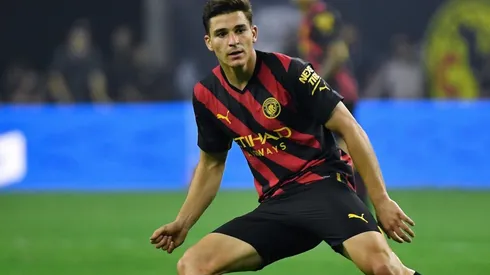 VIDEO | La increíble canción que varios hinchas del Manchester le hicieron a Julián Álvarez