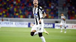 Renzo López, figura de Central Córdoba.