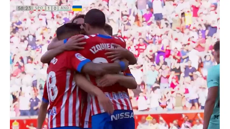 El primer gol de Izquierdoz en Gijón.