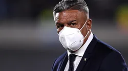 Tapia quiere mantener lo firmado.