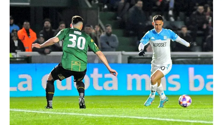 Racing venció a Banfield en el sur y cerró la fecha cerca de la punta