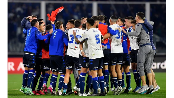 ¿Se lo saca alguno? La figura de Vélez que los hinchas de River y Boca piden en las redes
