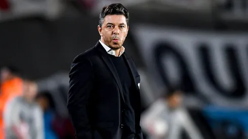 Ultima noticia: desde Europa vienen por Héctor David Mártinez