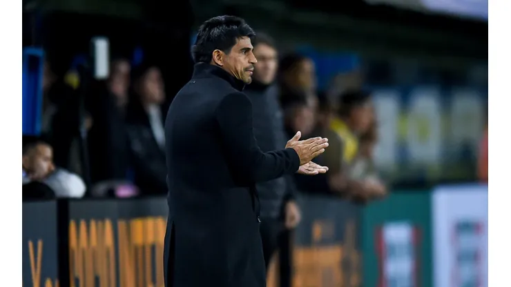 Ibarra sorprendió a todos ante el posible arribo de Cavani a Boca: "No puedo opinar..."