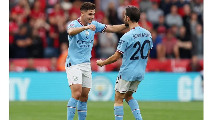 Julián Álvarez se prepara para su bautismo en Premier League.