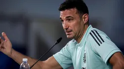 Scaloni y un mensaje para un jugador.