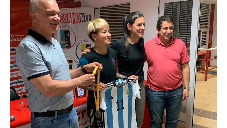 La goleadora de la Copa América fue homenajeada en su ciudad
