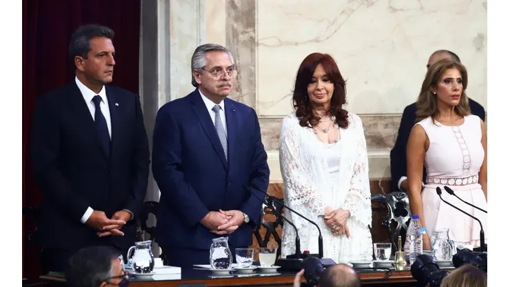 Sergio Massa asume como superministro.