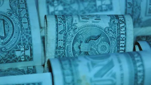 Por qué bajó el dólar en Argentina