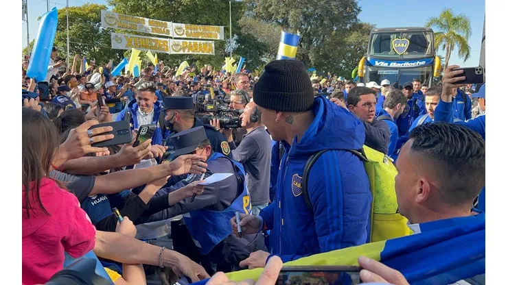 El tremendo recibimiento para Boca en Paraná.