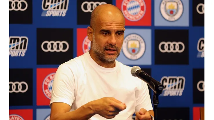 Guardiola y más flores para Julián.