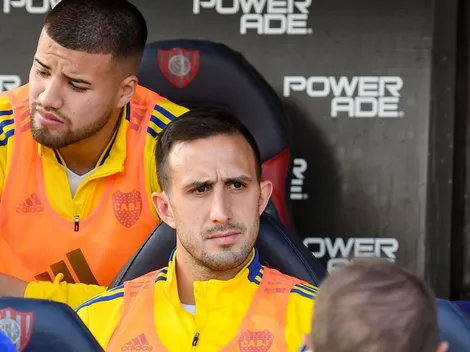 La imagen viral de Izquierdoz yéndose de Argentina en pleno partido de Boca