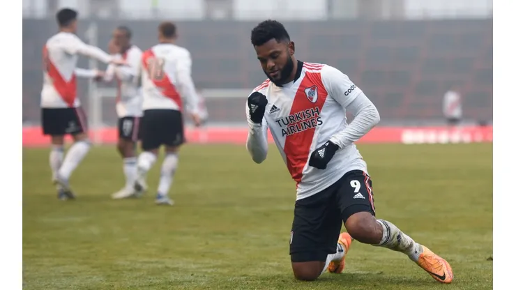 No solo fue tendencia en Argentina: Borja la rompió con River y en Colombia deliraron con su nivel