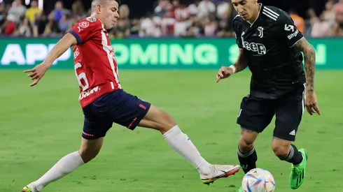 VIDEO | Susto total: Di María debutó en la Juventus y casi lo lesiona ¡el árbitro!