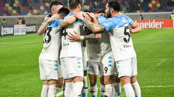 Racing sumó de a tres en Santiago del Estero.