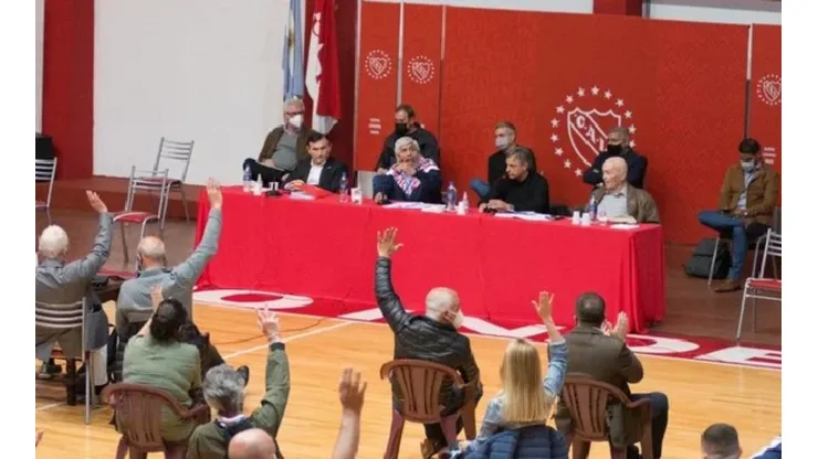 HOY es la asamblea en Independiente.