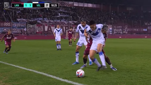 ¡Sacá la mano, Mateo! Sanabria, de Lanús, vio la roja por esta jugada 'particular'