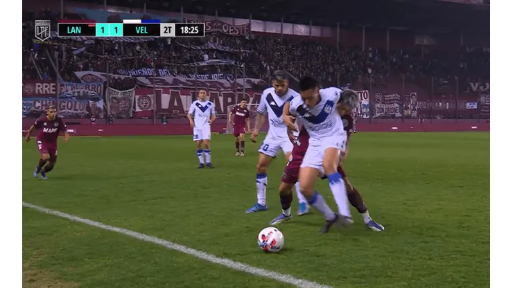 ¡Sacá la mano, Mateo! Sanabria, de Lanús, vio la roja por esta jugada 'particular'