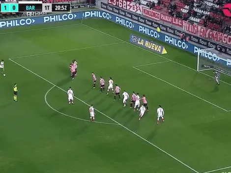 VIDEO | Golazo 'a lo Riquelme' de Iván Tapia, el 10 de Barracas