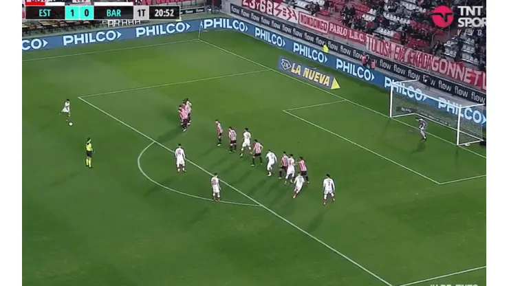 VIDEO | Golazo 'a lo Riquelme' de Iván Tapia, el 10 de Barracas