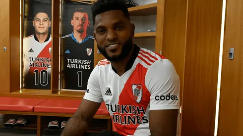 Borja y un particular detalle en su contrato.