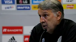 Mientras los hinchas lo liquidan, la Federación de México bancó el trabajo de Martino