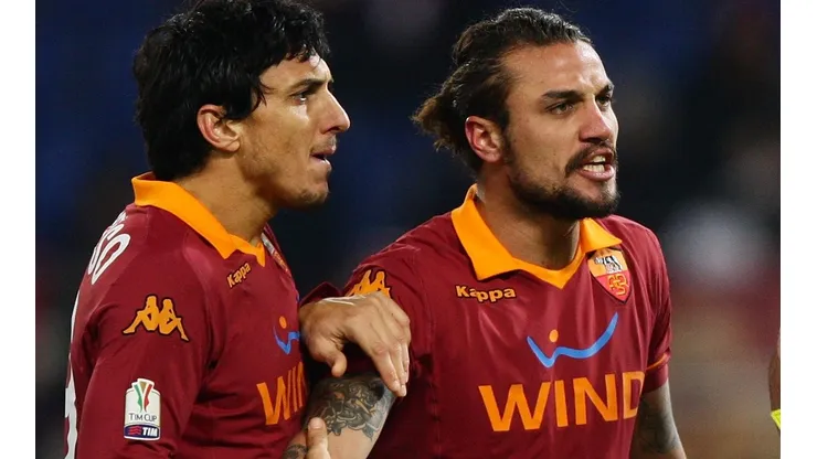 Nicolás Burdisso y Daniel Osvaldo, algunos integrantes argentinos en la historia de Roma.