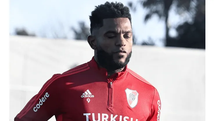 Borja y una historia mientras miraba el partido.