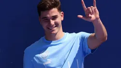 Julián Álvarez ya fue presentado de forma oficial como jugador de Manchester City.