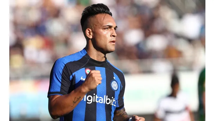 Lautaro Martínez y el primer gol de la temporada con blooper incluido.