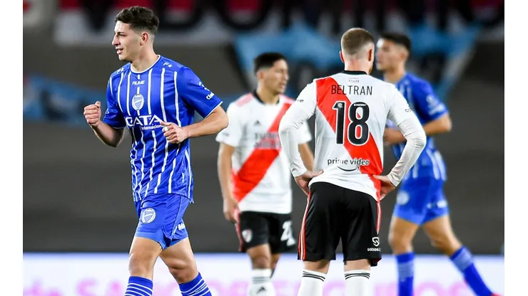 River no levanta cabeza: Godoy Cruz lo noqueó de local por 2-0