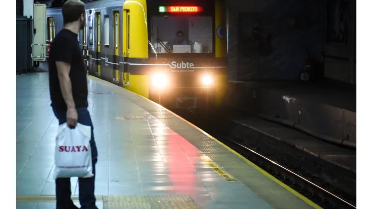 Los subtes funcionarán en horarios limitados.