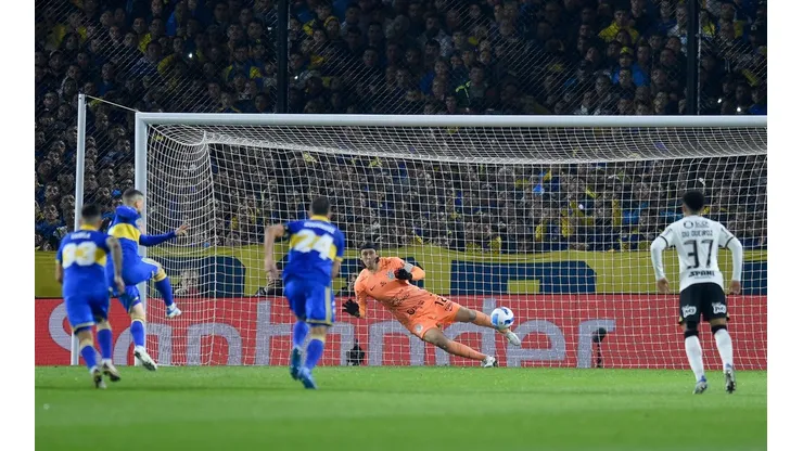 Nunca antes visto: los tuits de Corinthians para burlarse de Boca y de Benedetto