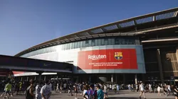 Se fue de Boca repudiado por los hinchas y jugará en el Camp Nou.