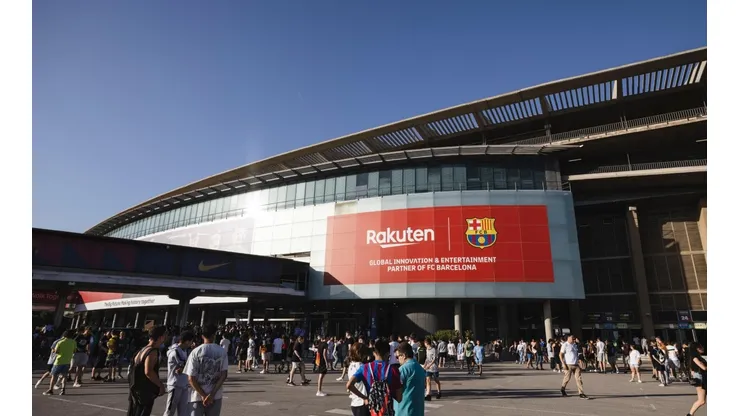 Se fue de Boca repudiado por los hinchas y jugará en el Camp Nou.