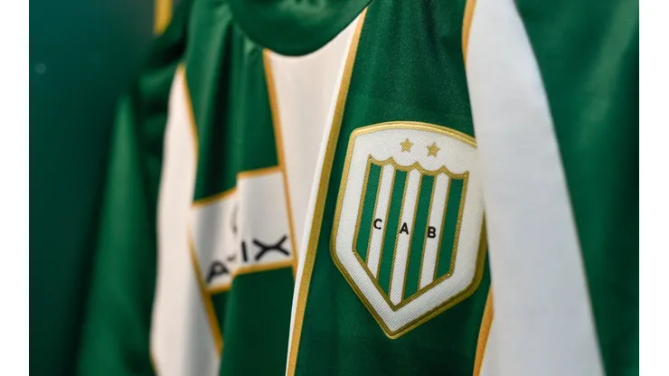 Banfield no se achica y quiere robarle un refuerzo a Boca