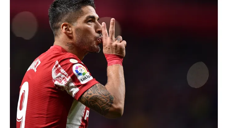 El tuit de Luis Suárez en medio de la espera de los hinchas de River