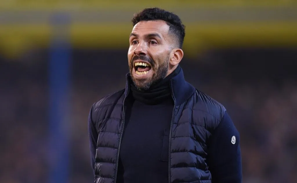 Carlos Tevez en pleno conflicto con Independiente.