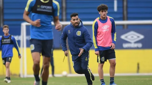 Tevez debuta HOY como DT de Central.