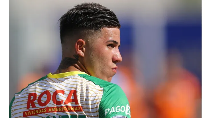 Festejan en Varela: ¿cuántos millones le quedan a Defensa por la venta de Enzo Fernández?
