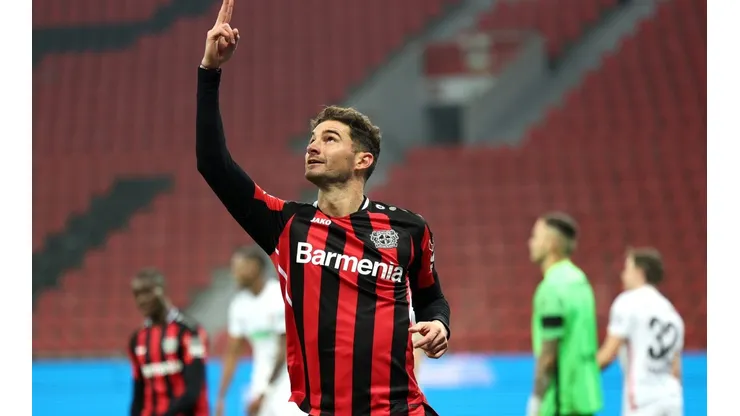 Tras la negativa a River, Alario podría ser compañero de otro delantero muy querido en el club